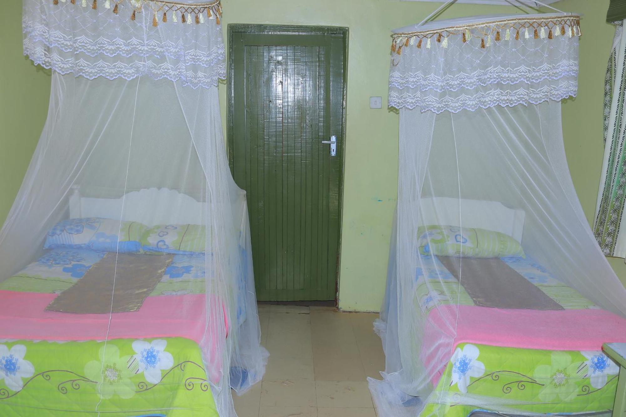 Rhino Tourist Camp Hotel Ololaimutiek Exterior photo