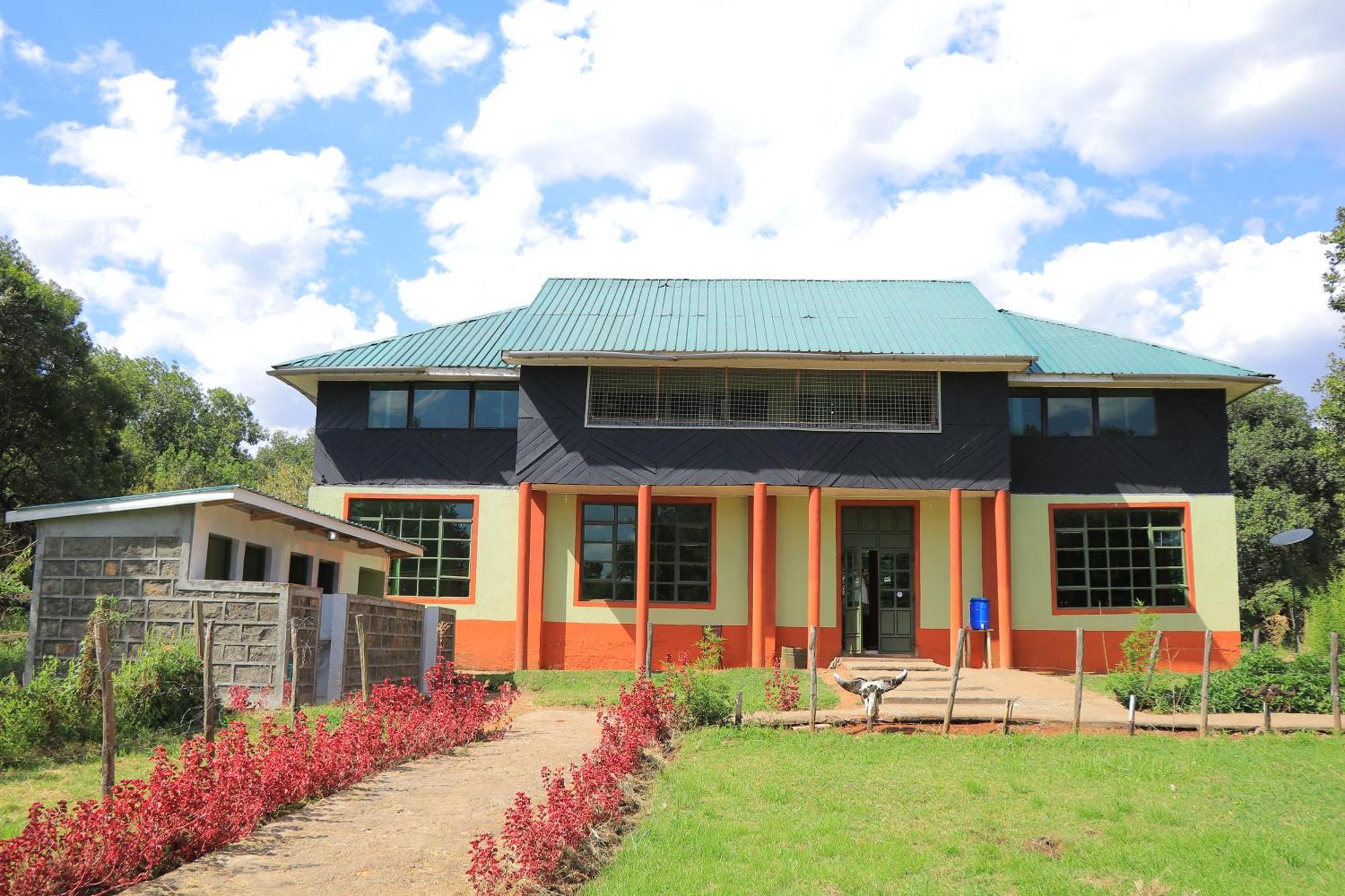 Rhino Tourist Camp Hotel Ololaimutiek Exterior photo