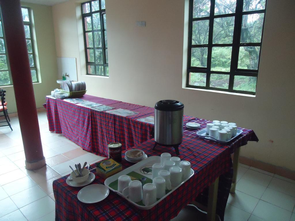 Rhino Tourist Camp Hotel Ololaimutiek Exterior photo