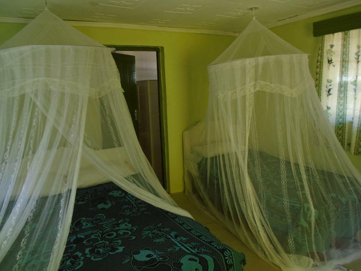Rhino Tourist Camp Hotel Ololaimutiek Exterior photo