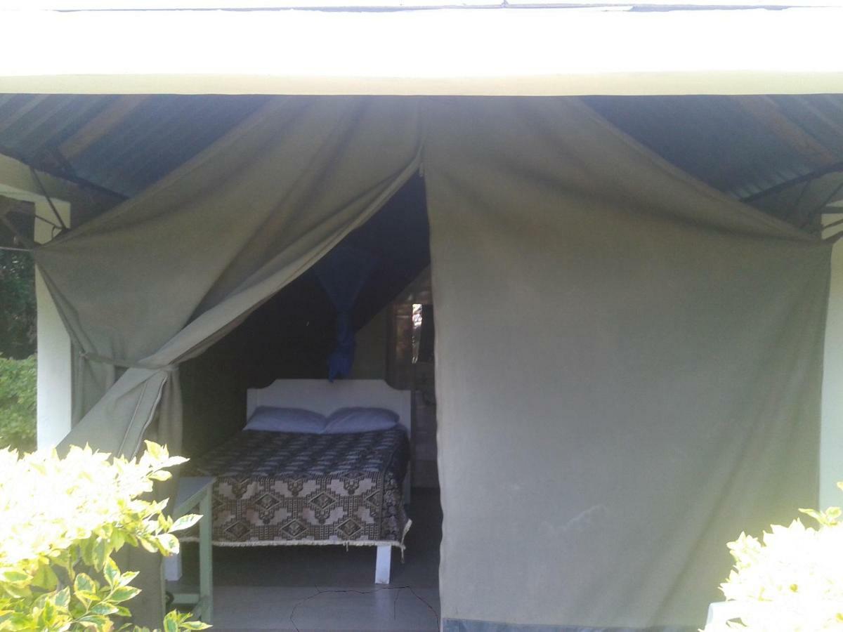 Rhino Tourist Camp Hotel Ololaimutiek Exterior photo